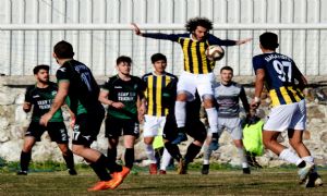 Alaçatıspor-Şirinyerspor maçı fotoğrafları