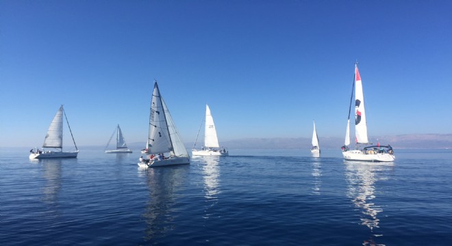 Çeşme’de Yelkenler Çocuklar için Açıldı