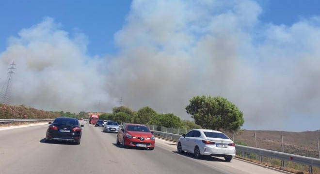 Çeşme’de yangın yolu kapattı!