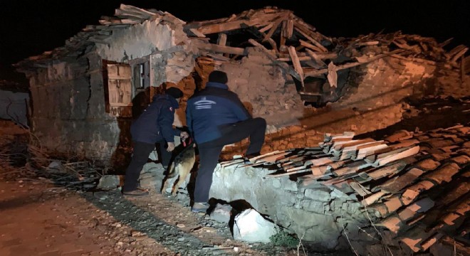 İzmir İtfaiyesi’nin arama kurtarma ekipleri Manisa’da