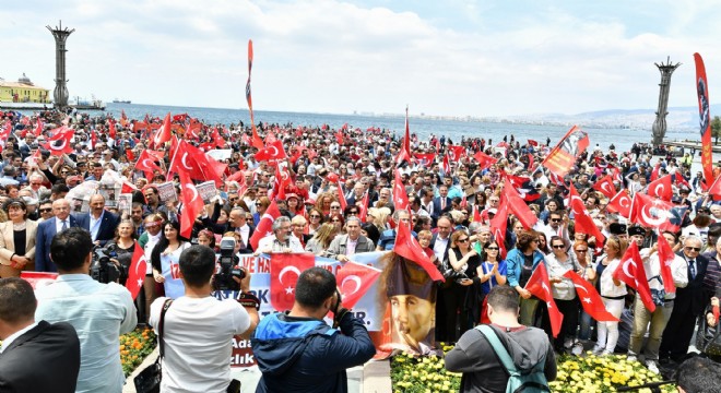 19 Mayıs a  Halk kutlaması 