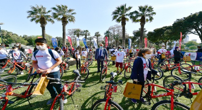 23 Nisan da 101 çocuğa 101 bisiklet