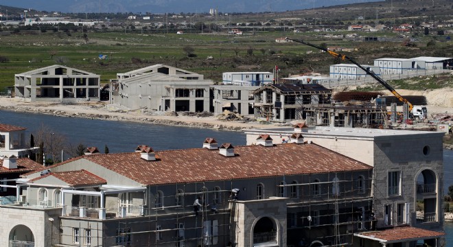 Alaçatı Port’taki İnşaat iznini kim verdi?