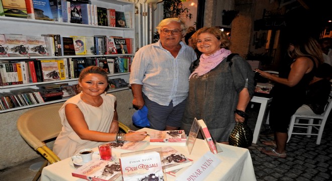 Alaçatı, yazarlarla okurların buluşma adresi oldu