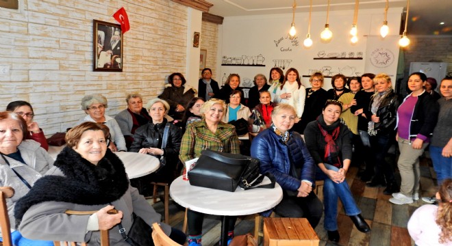 Anne Mutfağı nın birinci yaş günü kutlandı