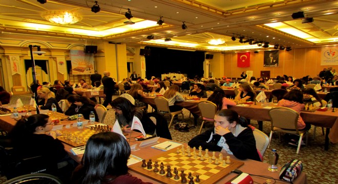 Antalya daki Satranç Şöleni ne Çeşme den 10 sporcu katılacak