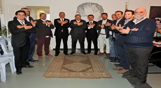 Arnavutlar dan Başkan Oran a nezaket ziyareti