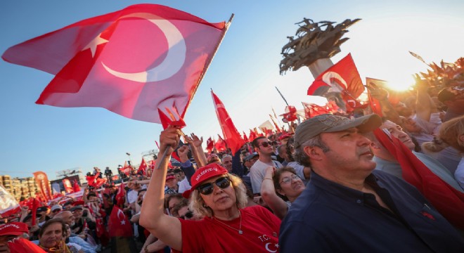 Aslanoğlu,  İzmir de Tarih yazıldı 