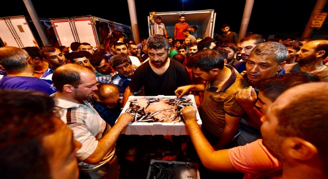 Balık sezonu İzmir Balık Hali’ndeki törenle açıldı