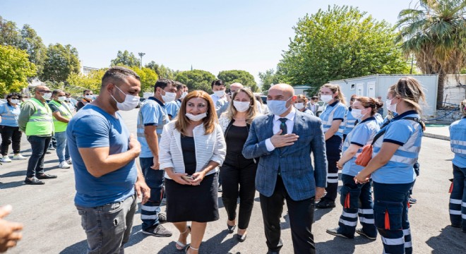 Başkan Soyer Büyükşehir çalışanlarıyla bayramlaştı