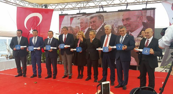 Büyükşehir den Çeşme ye 3 araç daha