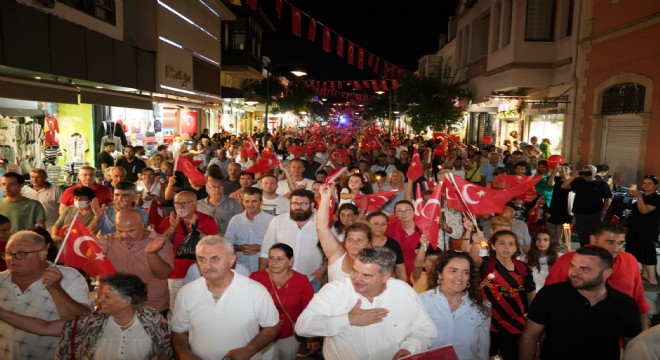 ÇEŞME BÜYÜK ZAFERİ COŞKUYLA KUTLADI