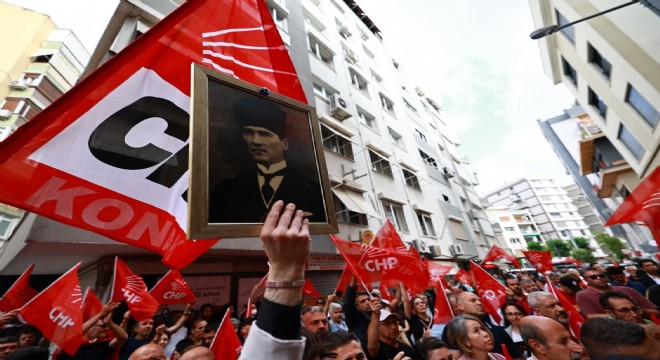 CHP İzmir de flaş gelişme! Gümrükçü İl Binasında