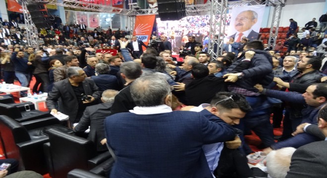 CHP’de olaylı kongre!