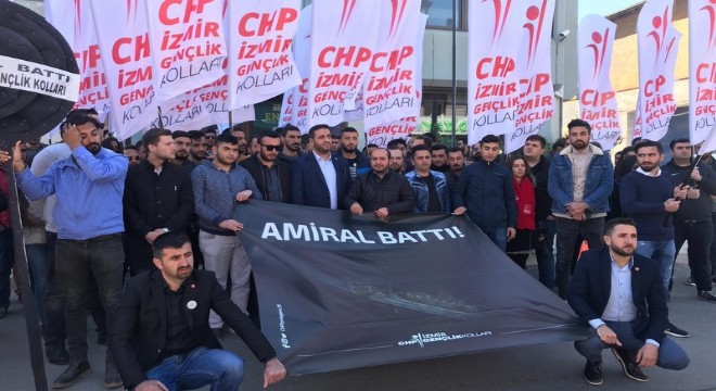 CHP’li Gençlerden DHA’ya Siyah Çelenkli Protesto