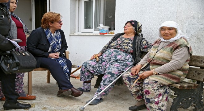 CHP li kadınlar  HAYIR  için köy köy geziyor