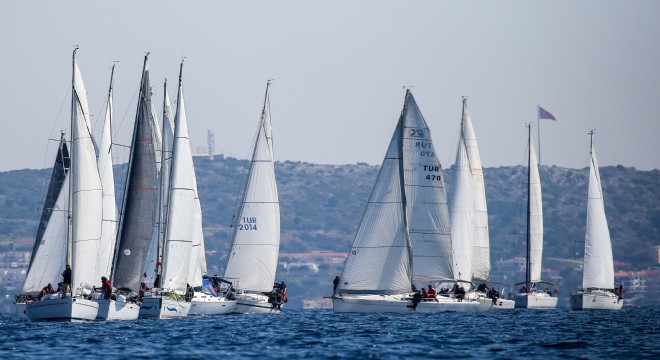 Çanakkale Deniz Zaferi’nin 104. yılı anısına yarıştılar