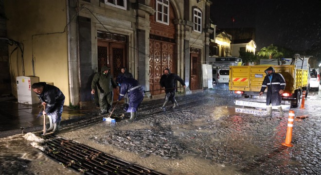 Çeşme Belediyesi nden sabaha kadar müdahale!