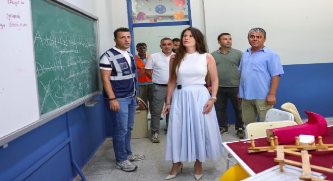 Çeşme Belediyesinden okullarda yenileme çalışması