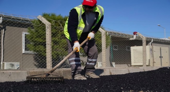 Çeşme Belediyesinden yol yenileme seferberliği