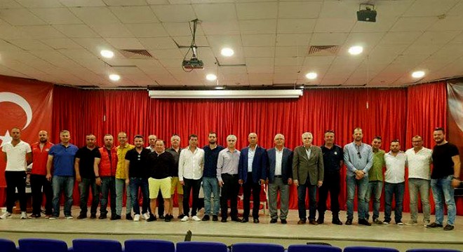 Çeşme Belediyespor da Başkan Şerif Gün güven tazeledi