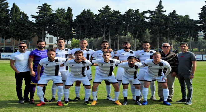 Çeşme Belediyespor maç fazlasıyla lider