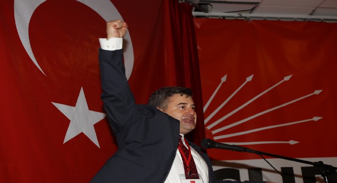 Çeşme CHP de Ekrem Oran, üçüncü kez başkan