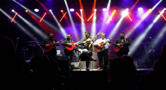 Çeşme de Chico & Gypsies ile muhteşem final