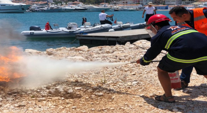 Çeşme Marina Çalışanlarına Yangın Eğitimi!