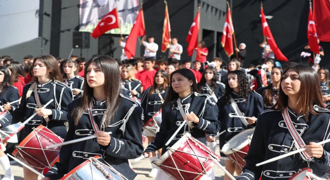 Çeşme de 107  yıldır bitmeyen coşku!