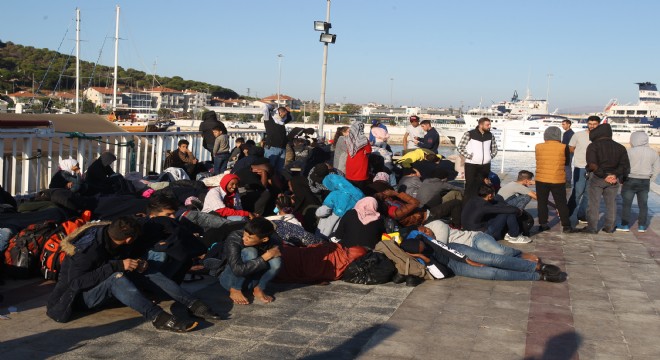 Çeşme de 296 düzensiz göçmen yakalandı