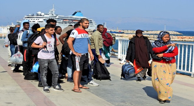 Çeşme de 31 göçmen yakalandı