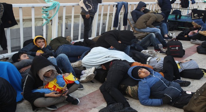 Çeşme de 313 düzensiz göçmen kurtarıldı