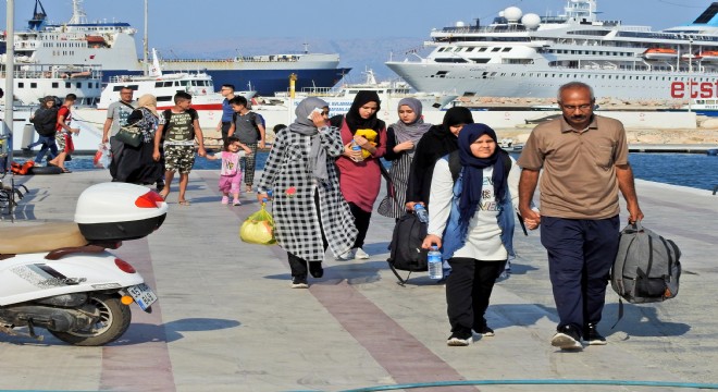 Çeşme de 51 kaçak göçmen yakalandı