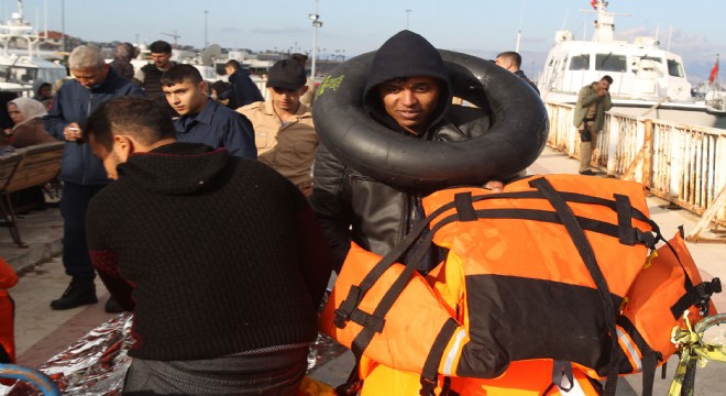 Çeşme de 66 kaçak göçmen yakalandı