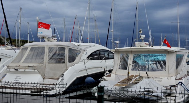 Çeşme de 790 teknenin 609 u Türk Bayrağı na geçti