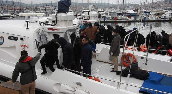 Çeşme de, 9 ülkeden, 55 kaçak göçmen yakalandı