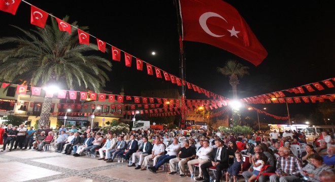 Çeşme de Demokrasi ve Milli Birlik Günü etkinliği düzenlendi