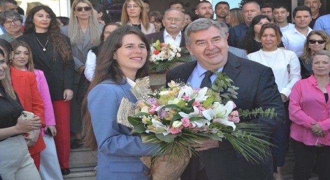 Çeşme’de Lal Denizli Dönemi başladı