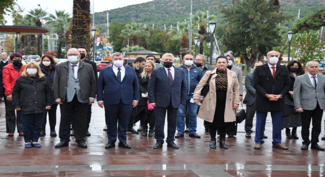 Çeşme’de Öğretmenler Günü kutlandı.