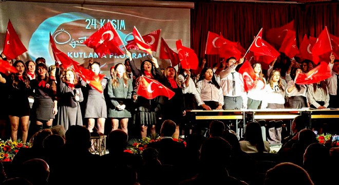 Çeşme de Öğrtmenler Günü coşkuyla kutlandı