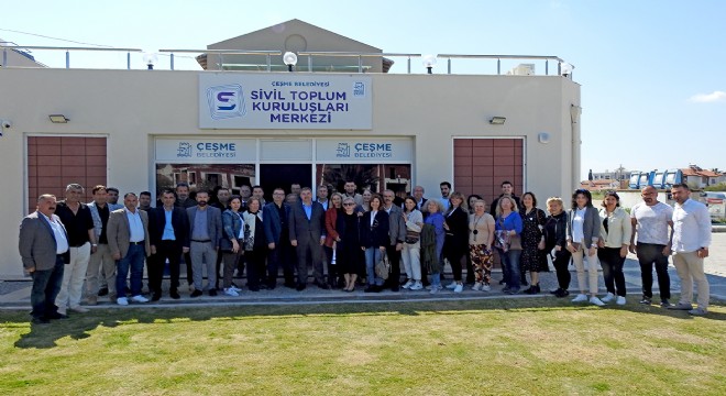 Çeşme de Özkan ve Oran STK larla bayramlaştı