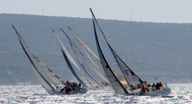 Çeşme’de Tekneler Çocuklar için yarıştı