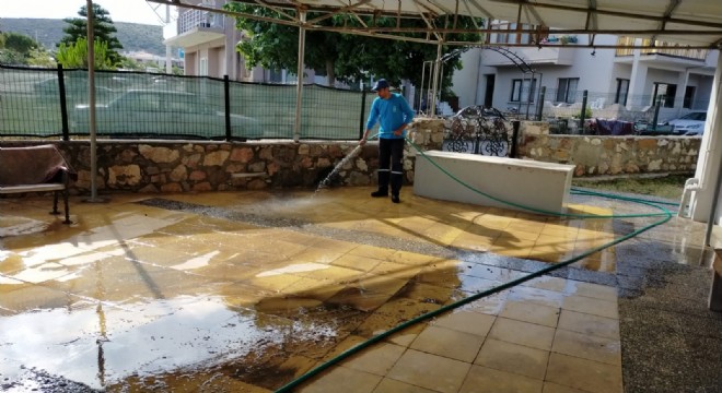 Çeşme'de camiler ibadete hazır