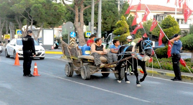 Çeşme de, çeşitli suçlardan aranan 196 kişi yakalandı