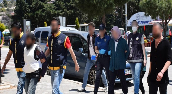 Çeşme'de cinayetinin 2 zanlısı tutuklandı