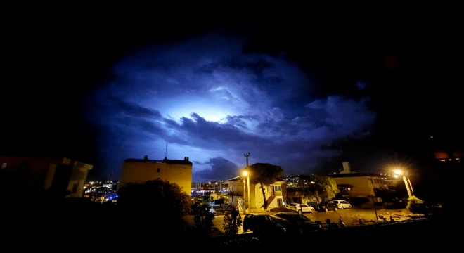 Çeşme’de gece, gündüz oldu!