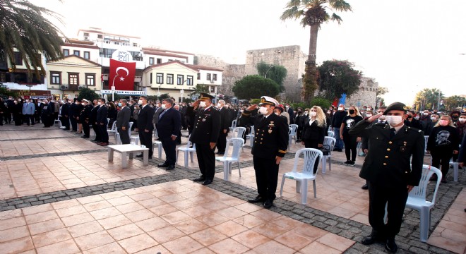 Çeşme’de sirenler ATA’mız için çaldı