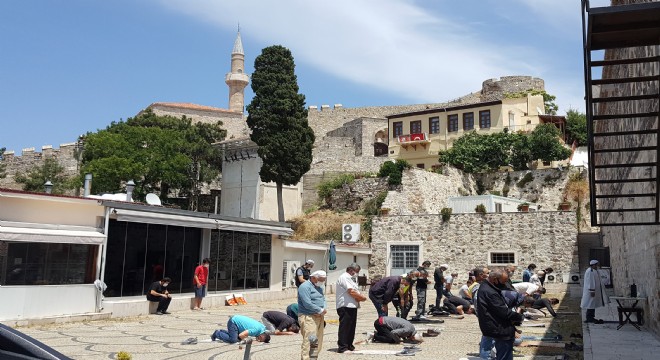 Çeşme’de74 gün sonra ilk Cuma