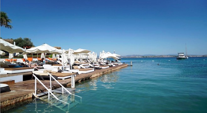 Çeşme nin Beach Club ücretleri belli oldu!